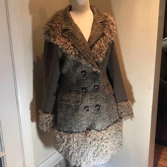 “FARINELLI ” Fibre Art and Brown Tweed Coat . - Picture 2 of 15